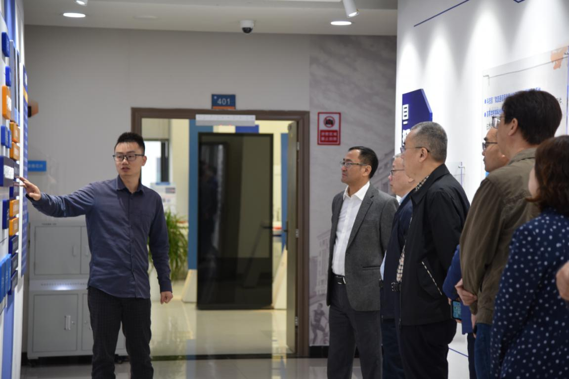 四川省政协科技委员会来校走访调研